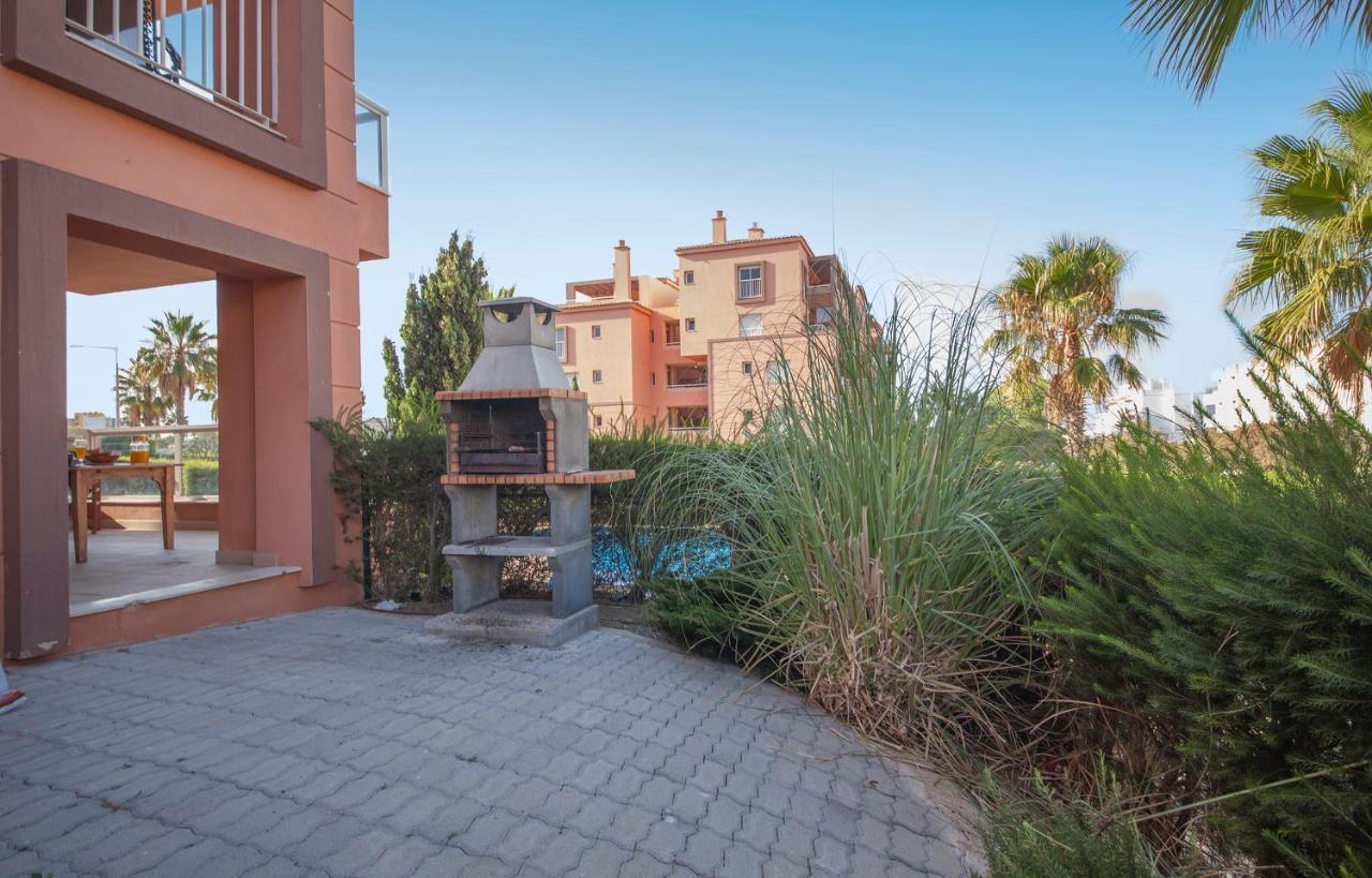 B02 - Fantastic Apartment With Pool Portimao Luaran gambar