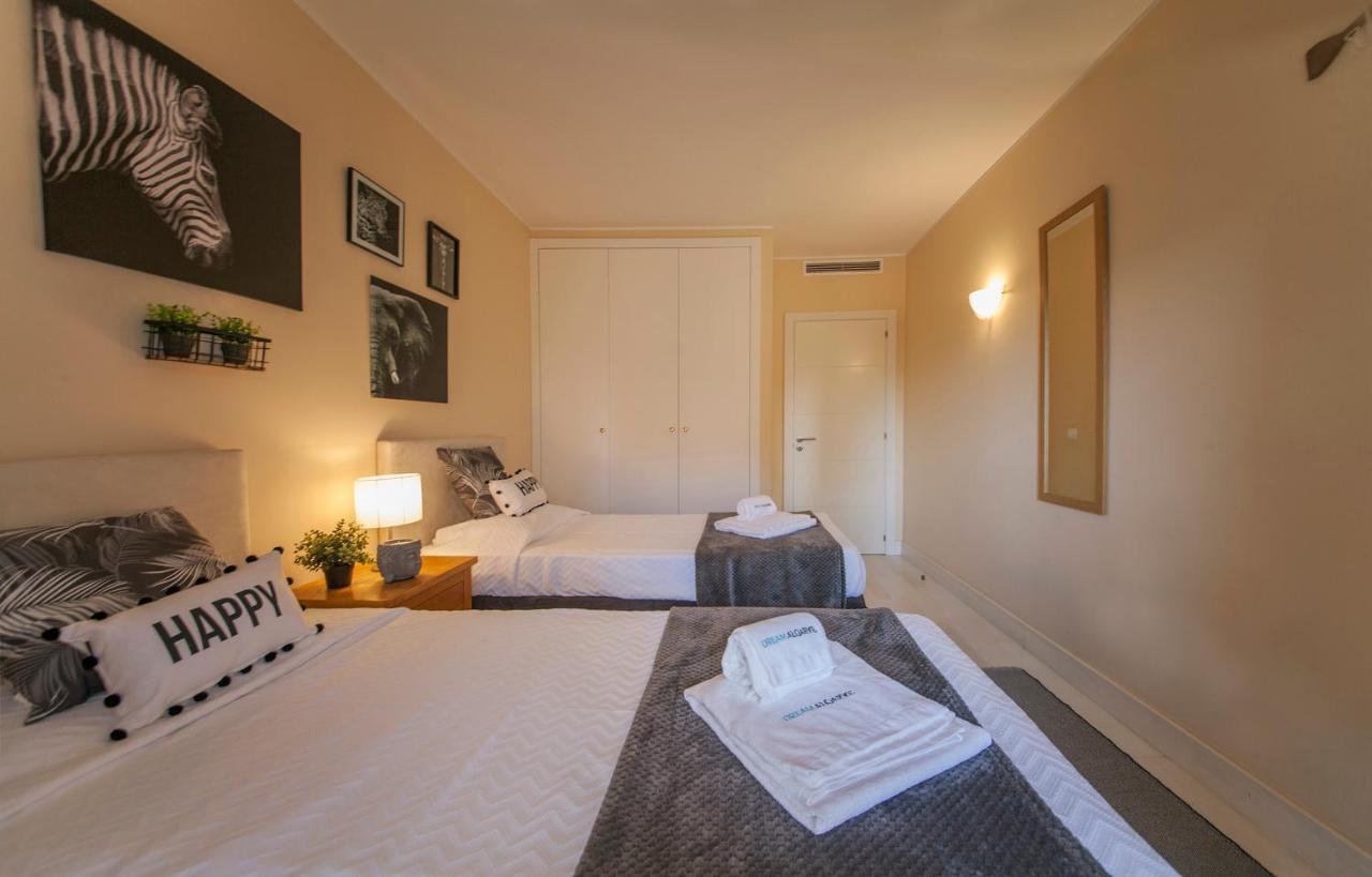 B02 - Fantastic Apartment With Pool Portimao Luaran gambar