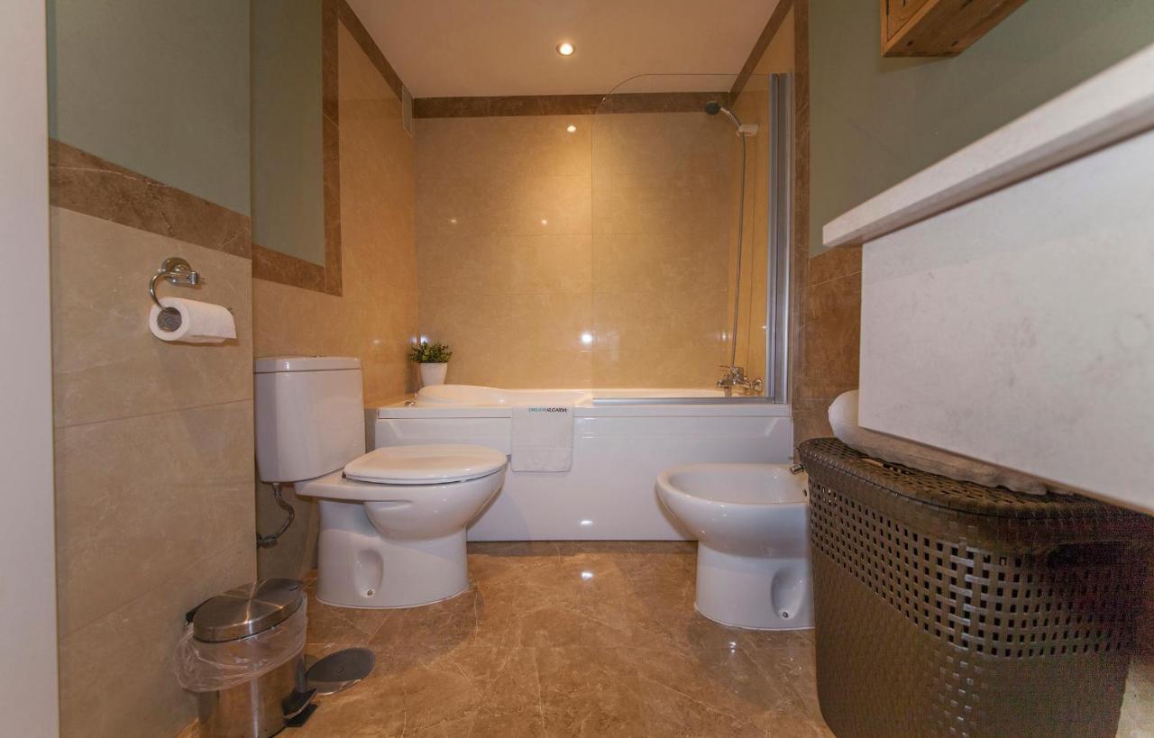 B02 - Fantastic Apartment With Pool Portimao Luaran gambar