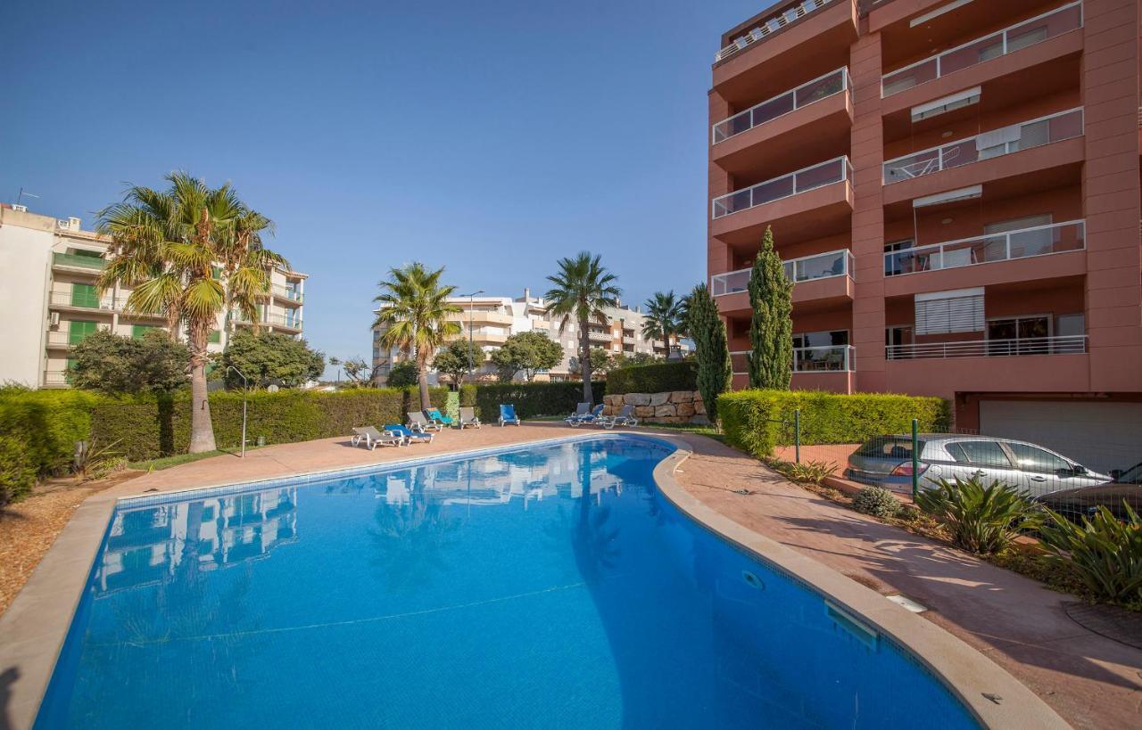 B02 - Fantastic Apartment With Pool Portimao Luaran gambar