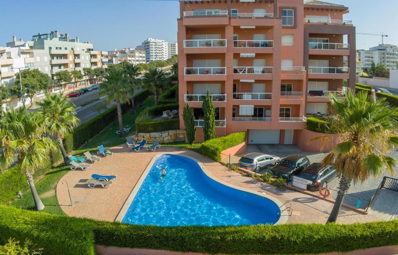 B02 - Fantastic Apartment With Pool Portimao Luaran gambar